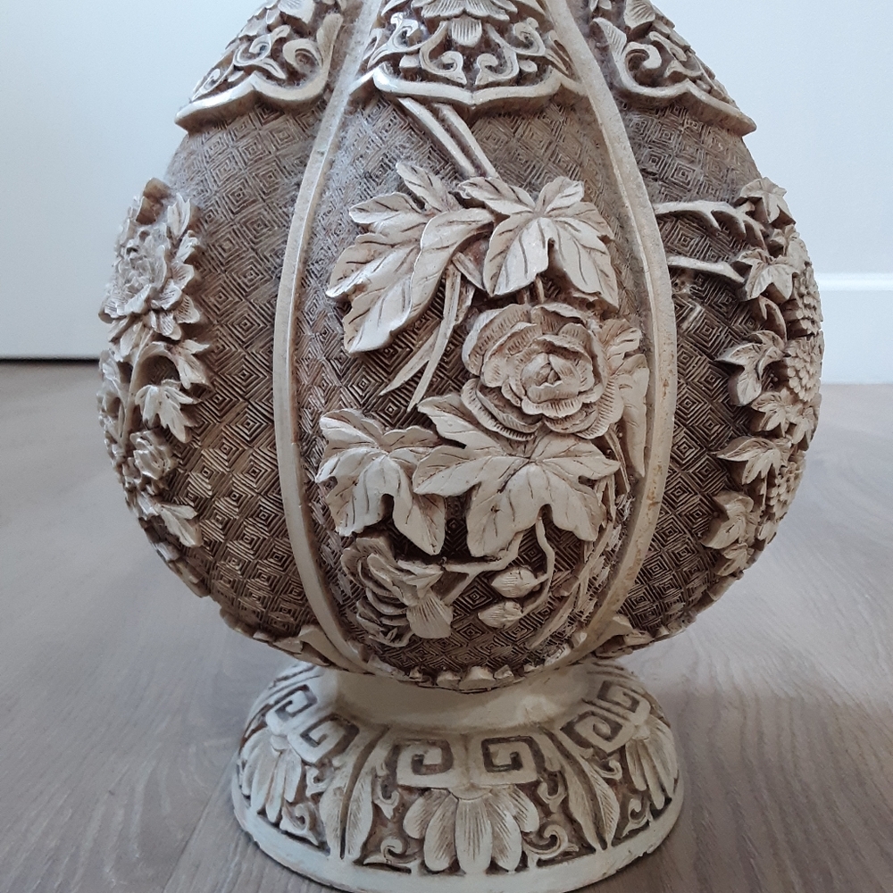 Vintage Ivory Dynasty Carved Vase - Picture 2 of 10